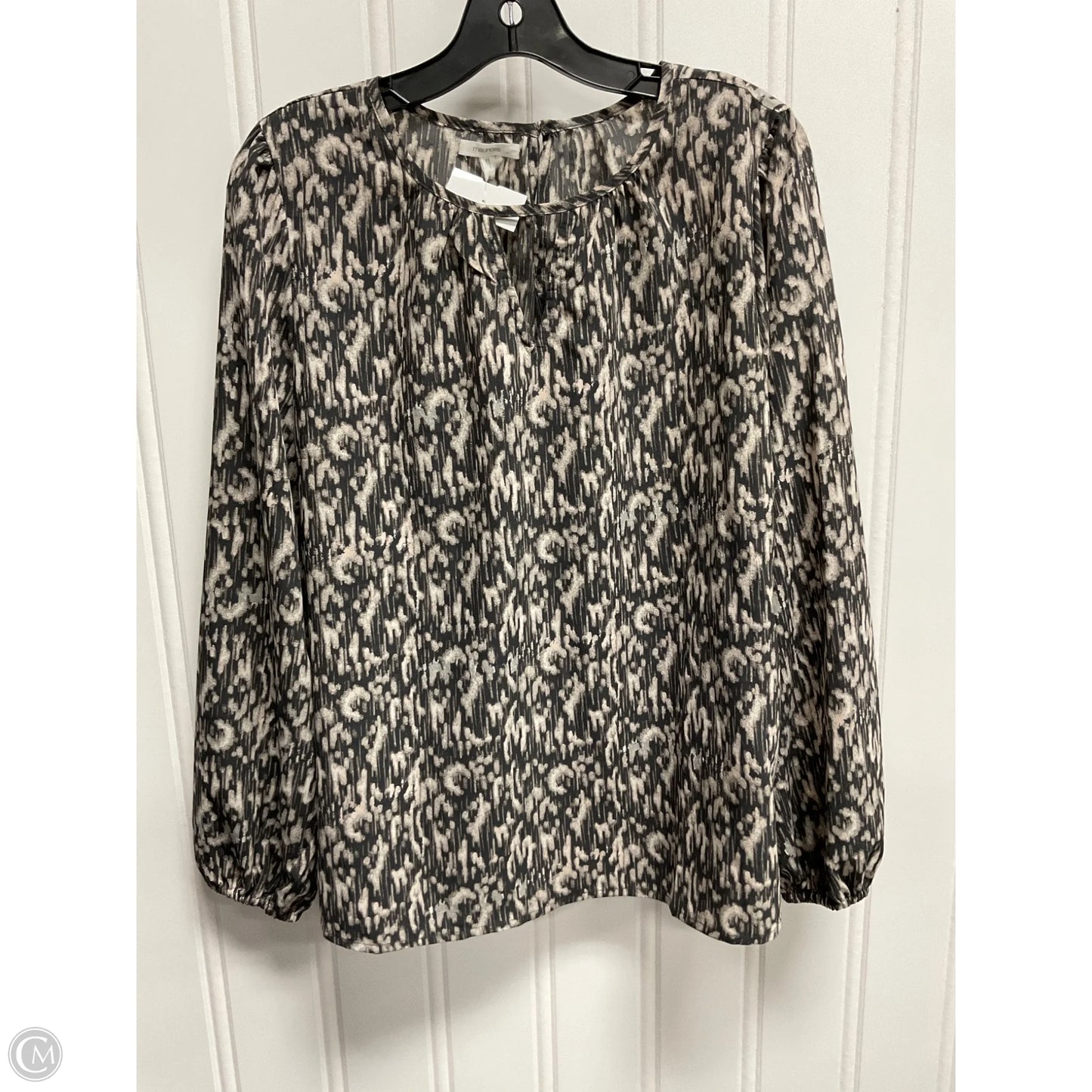 Top Long Sleeve By Maurices In Grey, Size: L
