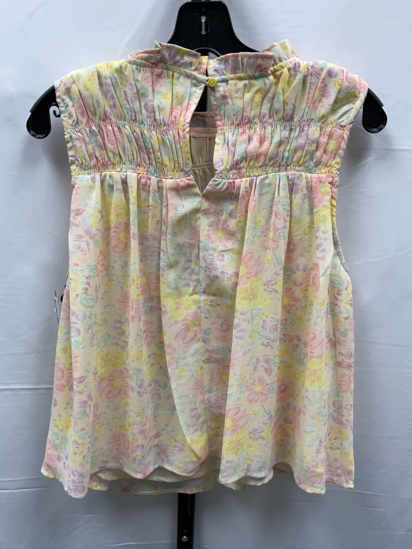 Top Sleeveless By Clothes Mentor Size: M