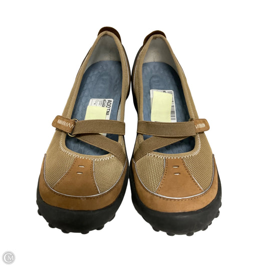 Shoes Flats By Privo In Brown, Size: 6