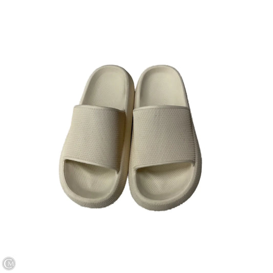 Sandals Sport By Clothes Mentor In Cream, Size: 7