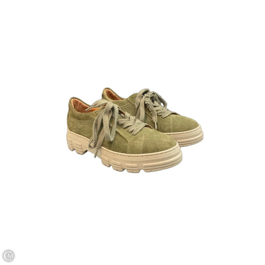Shoes Sneakers By Cmc In Green, Size: 8