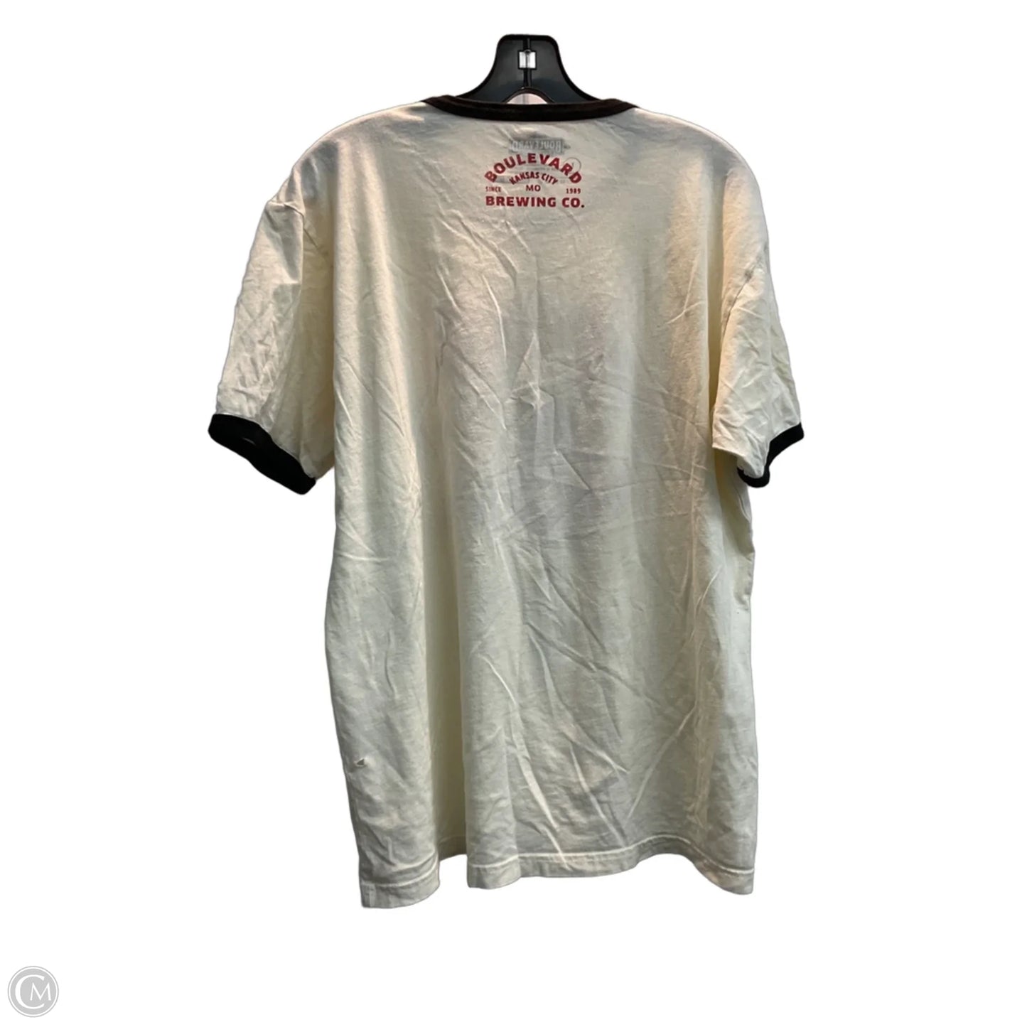 Top Short Sleeve By Clothes Mentor In Cream, Size: M