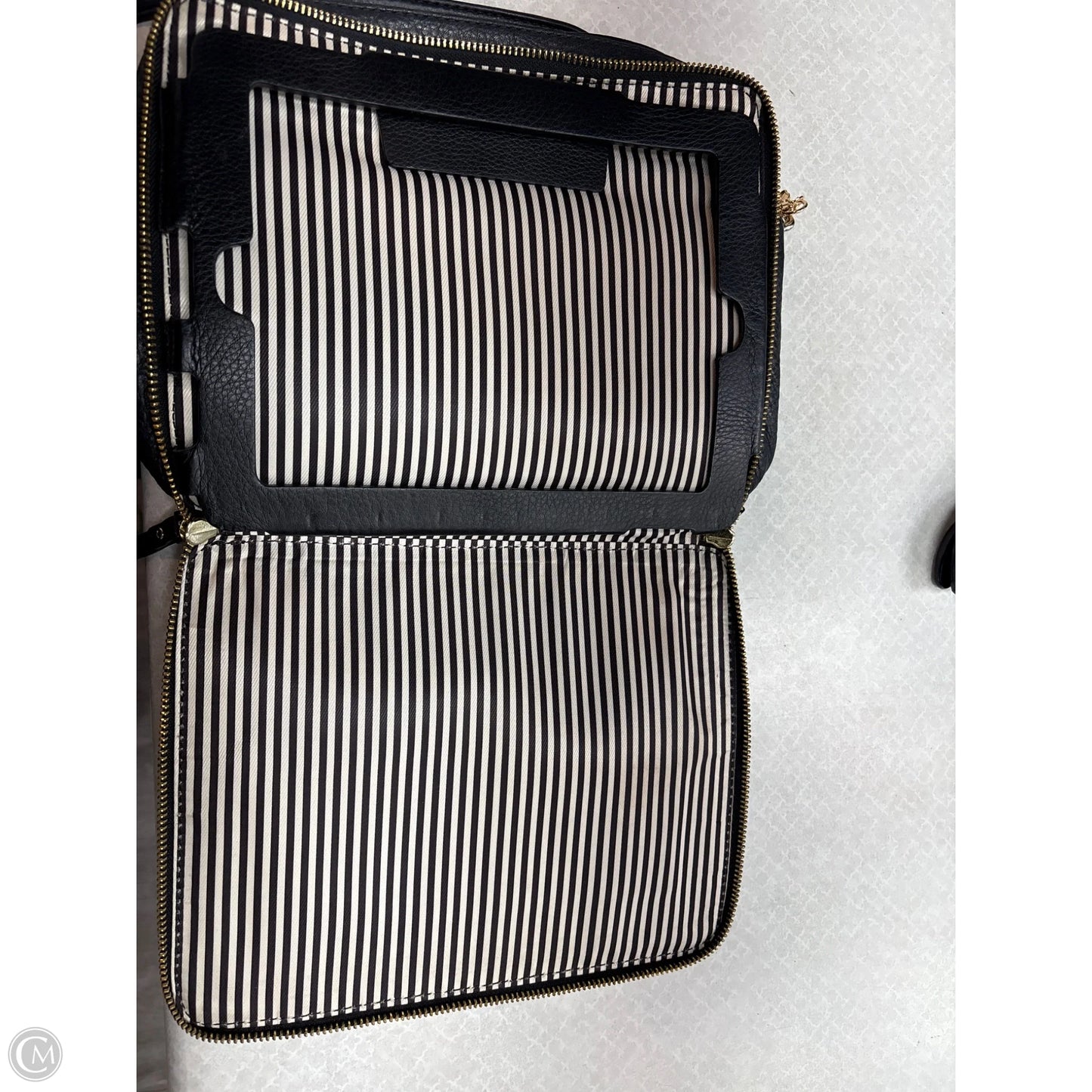 Crossbody Designer By Kate Spade, Size: Medium