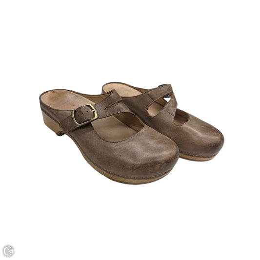 Shoes Heels Platform By Dansko In Brown, Size: 7.5