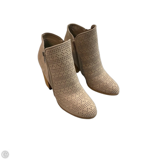 Boots Ankle Heels By Carlos By Carlos Santana In Grey, Size: 6.5