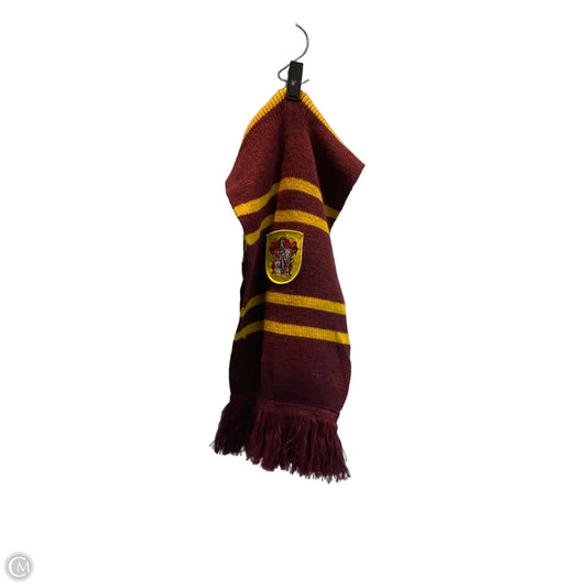 Scarf Winter By Clothes Mentor In Maroon