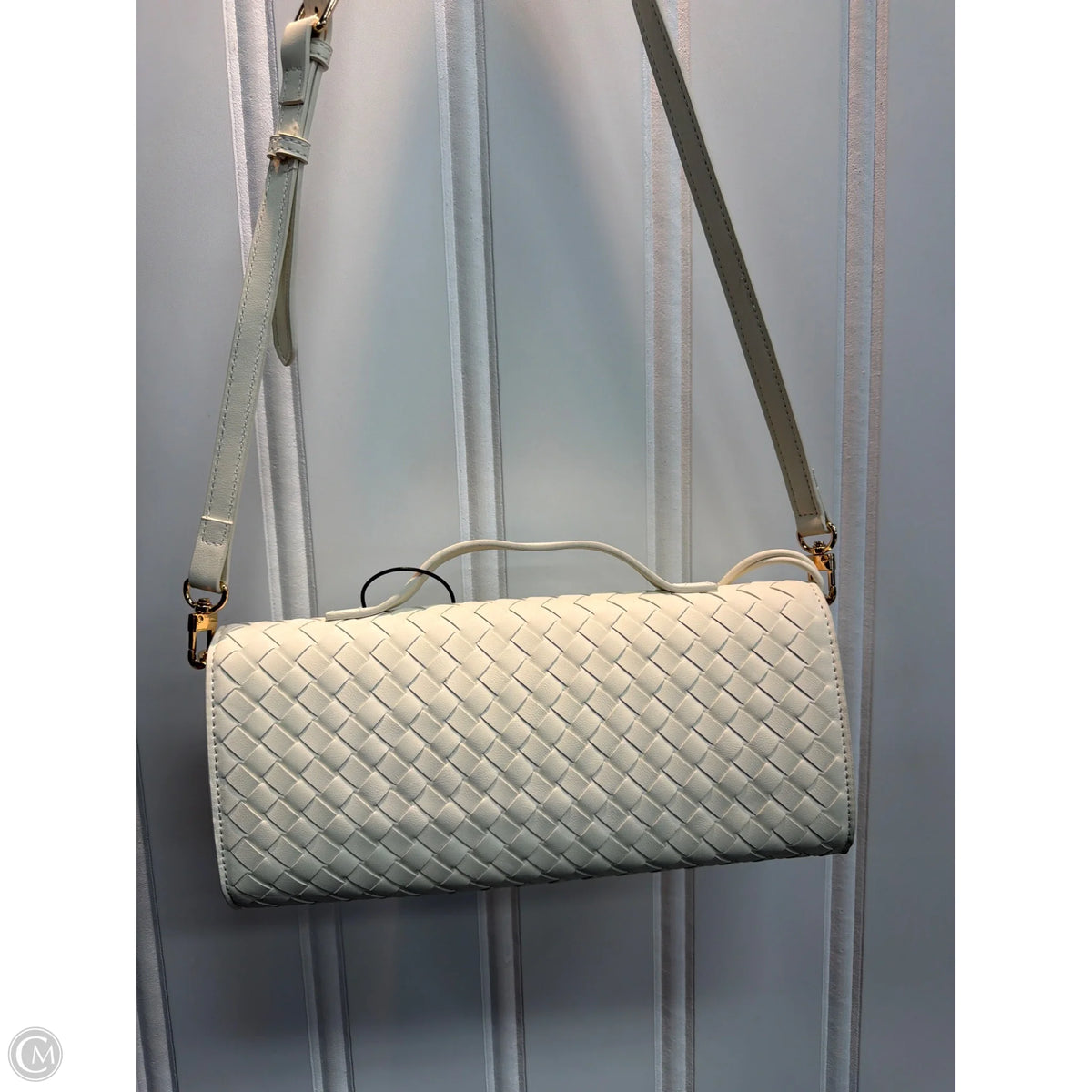 Crossbody By Clothes Mentor, Size: Medium