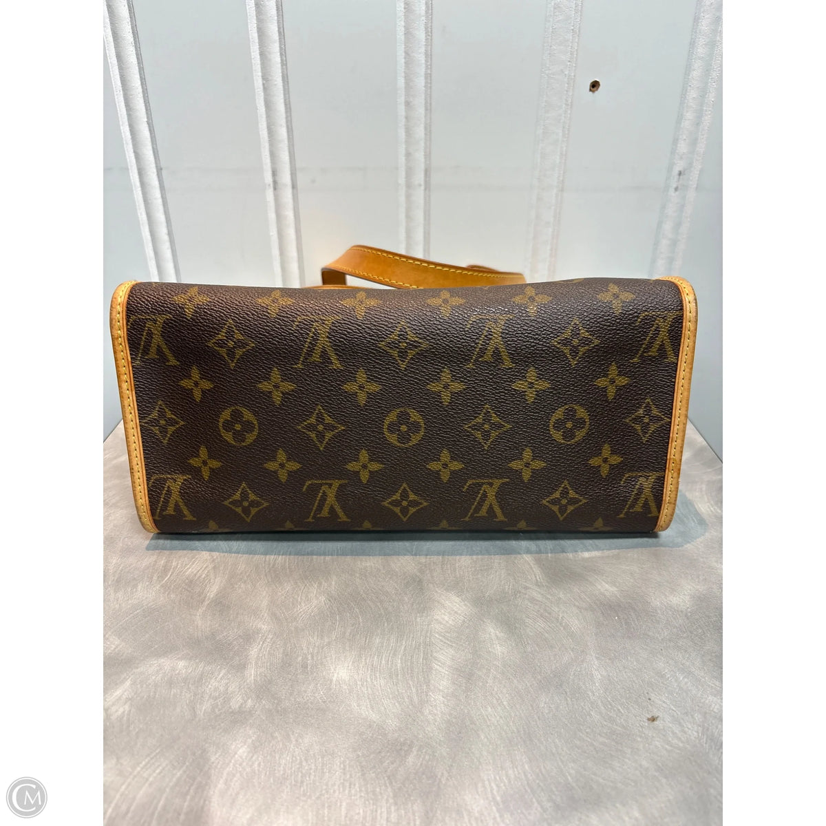 Handbag Luxury Designer By Louis Vuitton, Size: Medium