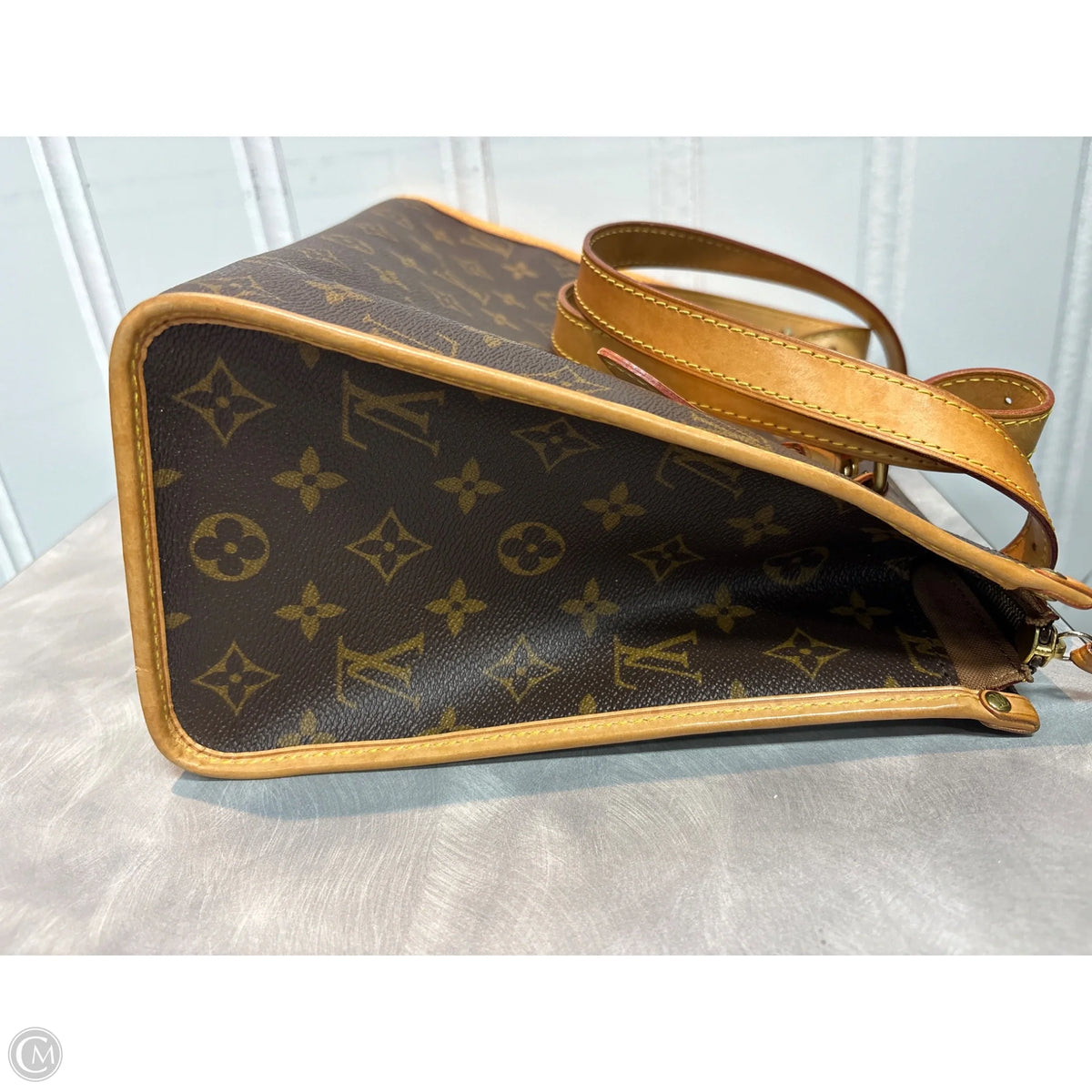 Handbag Luxury Designer By Louis Vuitton, Size: Medium