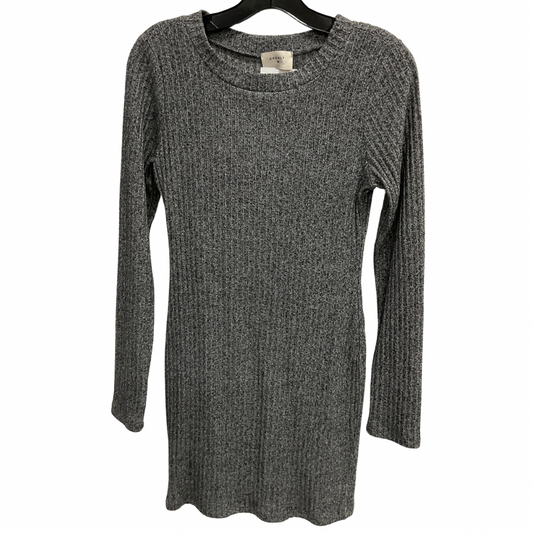 Dress Sweater By Everly In Grey, Size: M