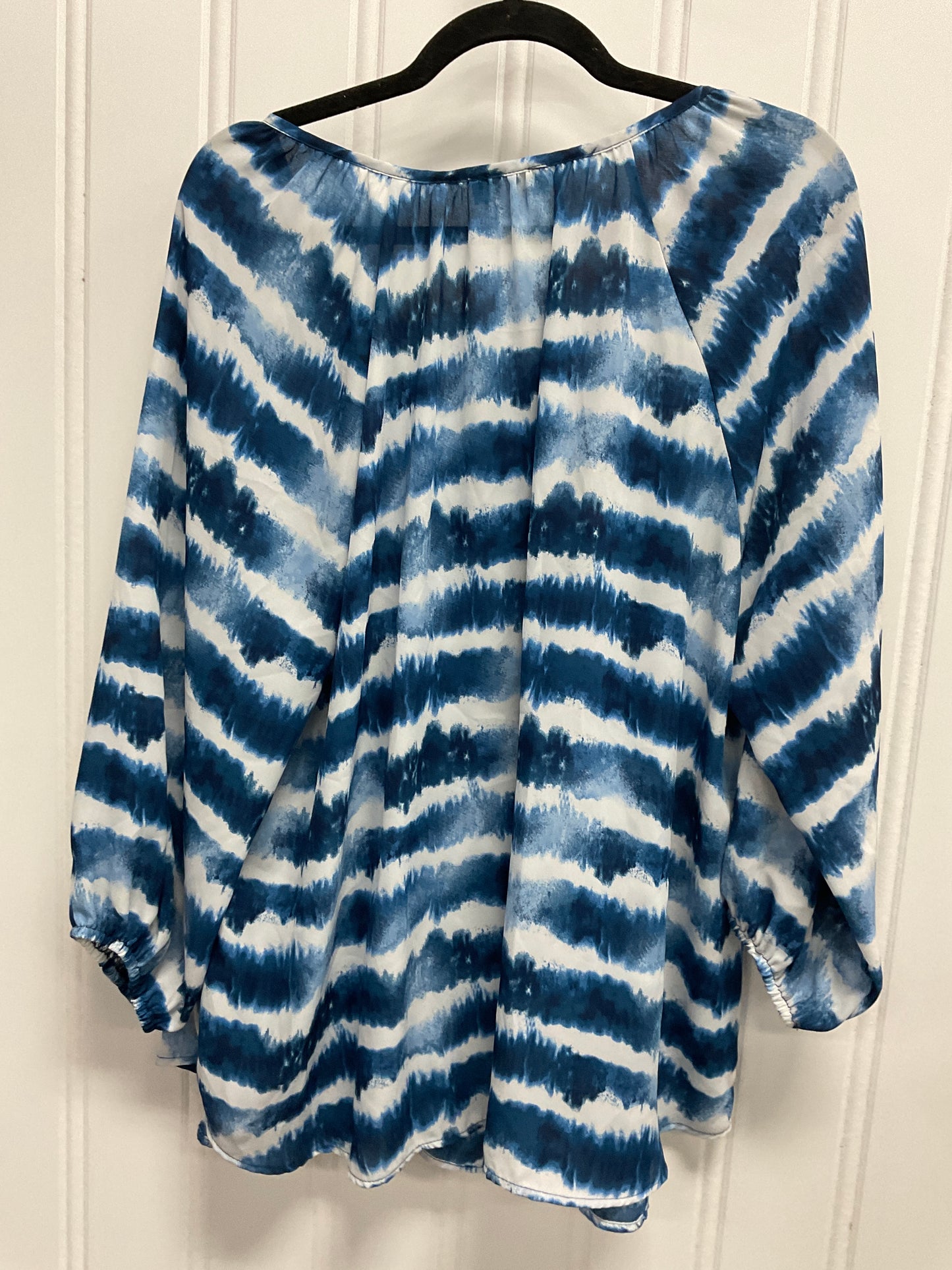 Top 3/4 Sleeve By Chenault In Blue & White, Size: 1x