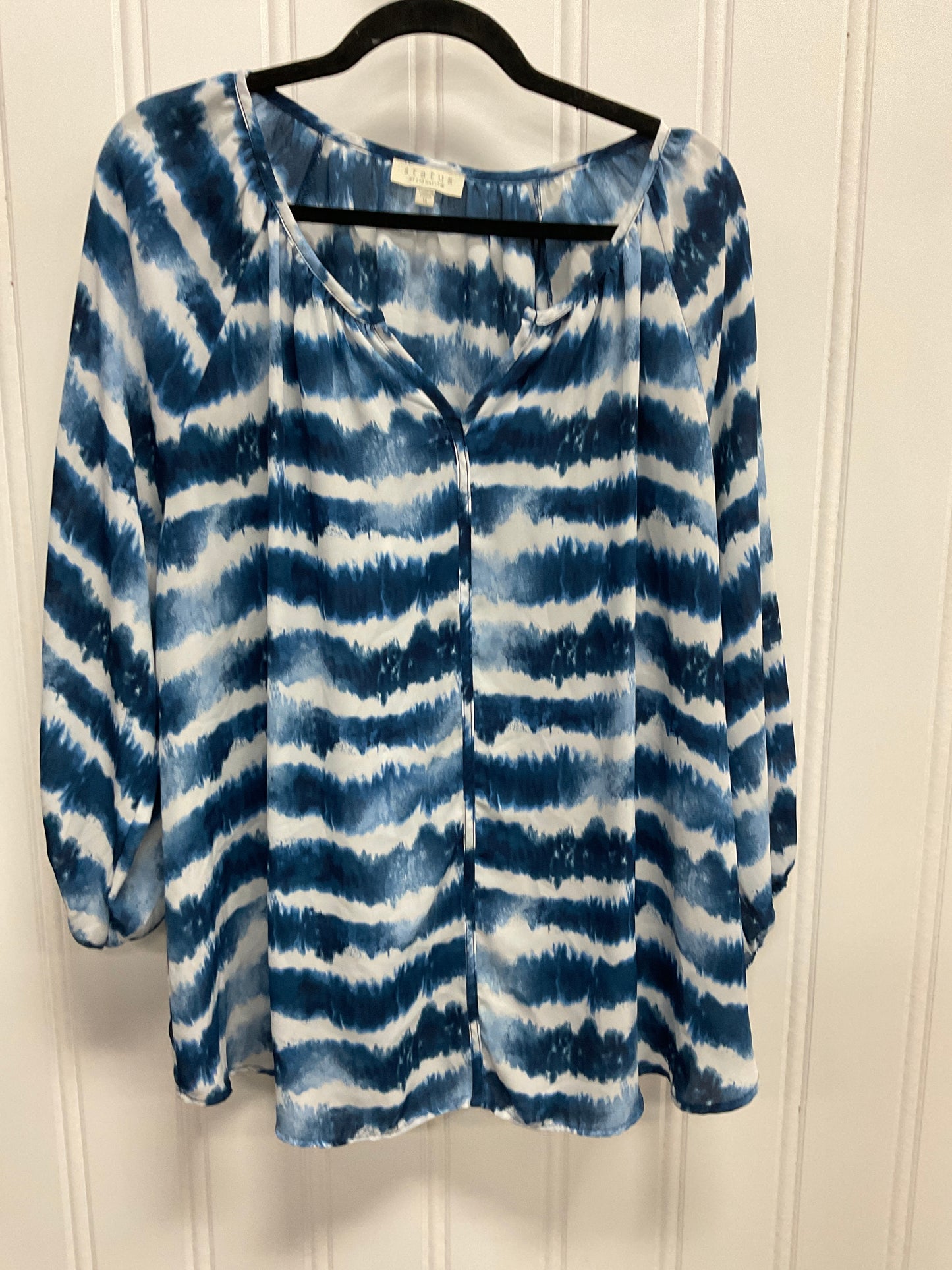 Top 3/4 Sleeve By Chenault In Blue & White, Size: 1x