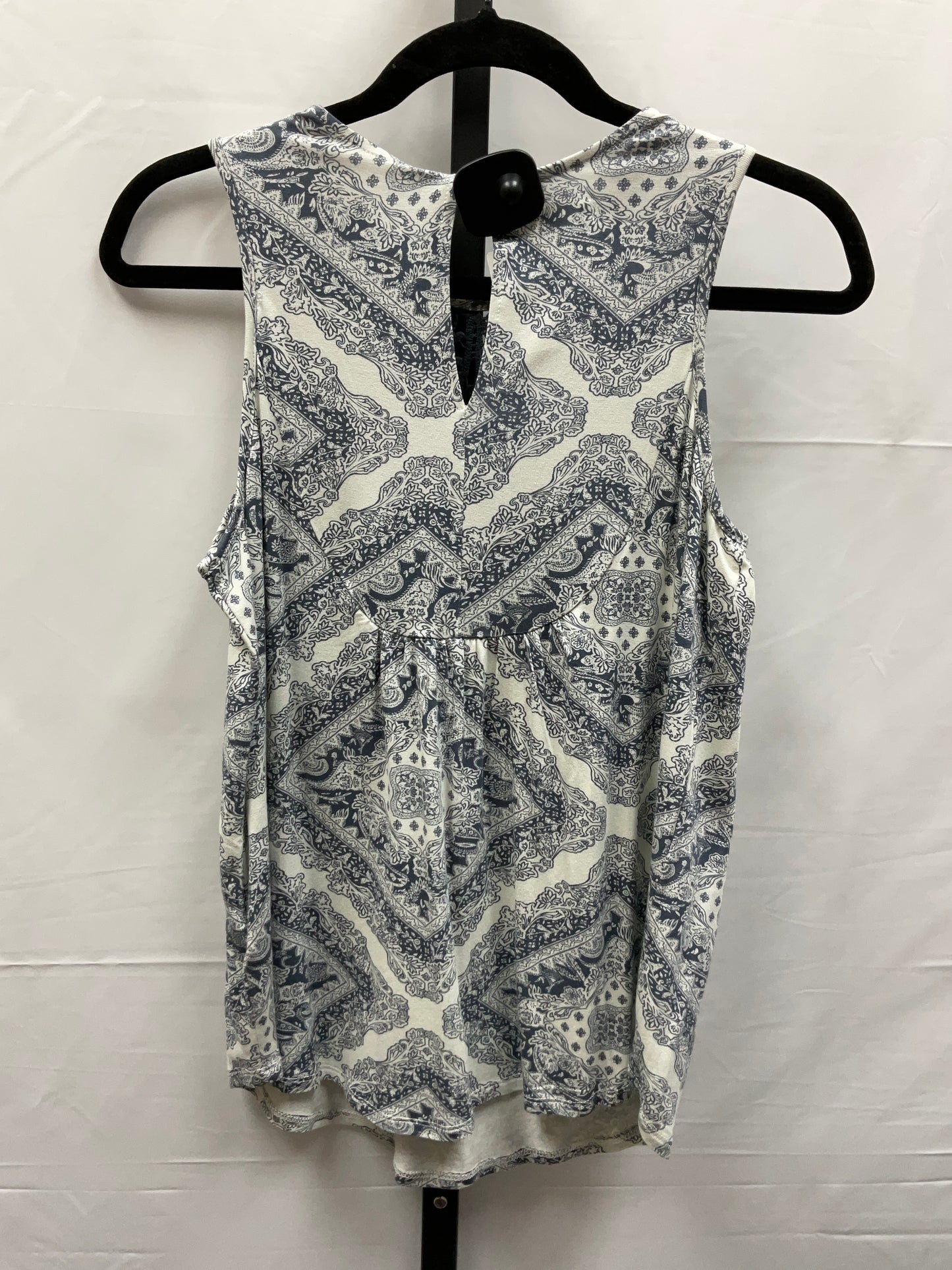 Grey & White Top Sleeveless Maurices, Size S