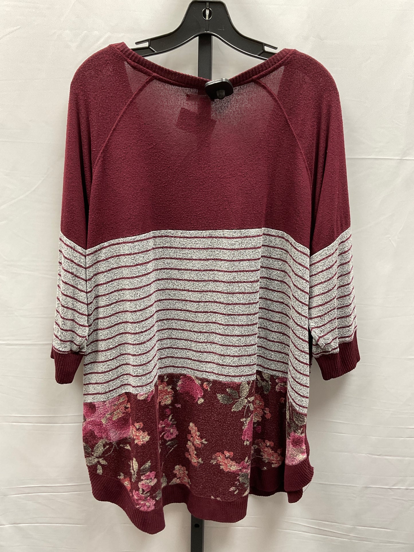 Top Long Sleeve By Maurices In Multi-colored, Size: 3x