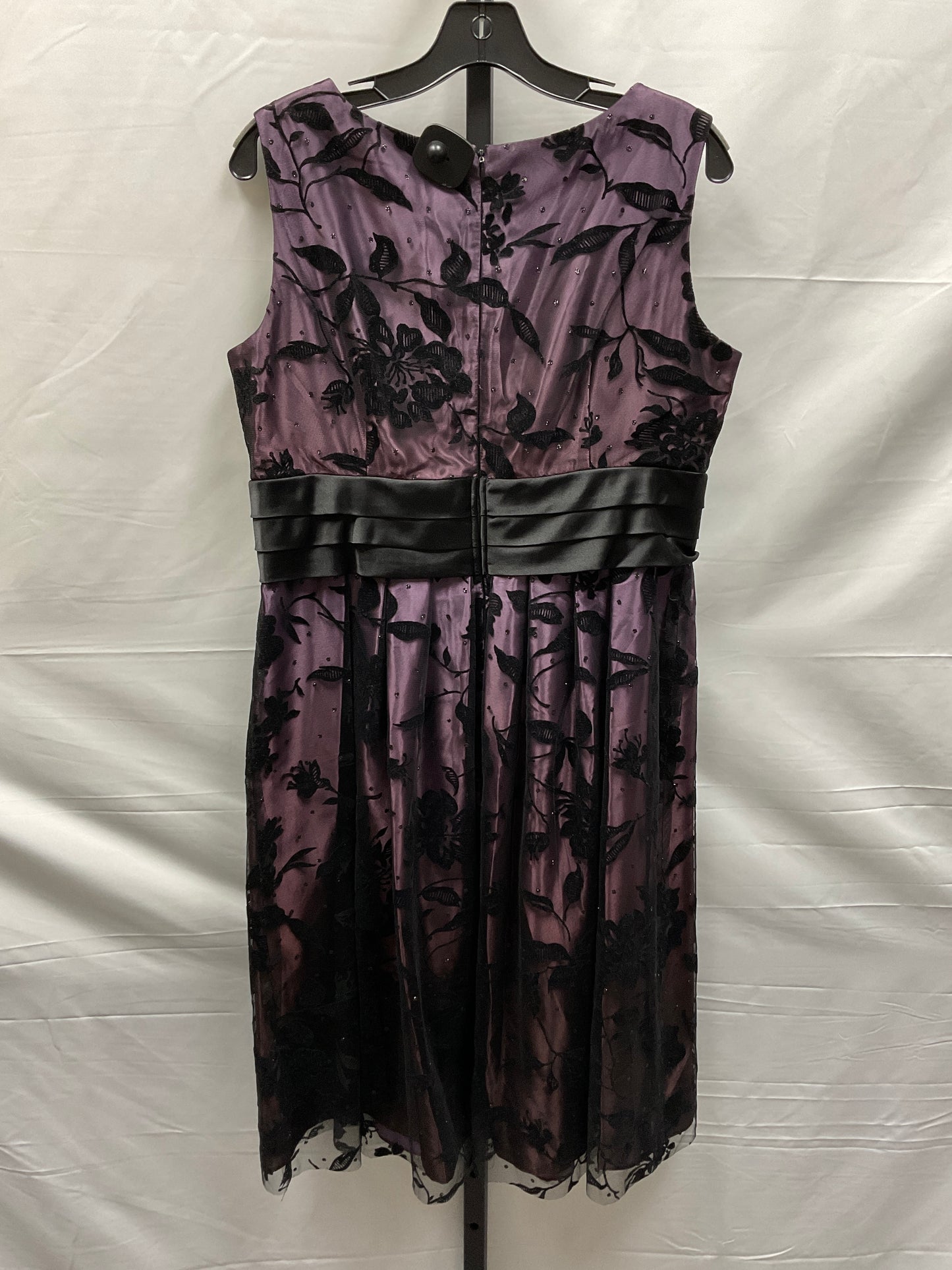 Black & Purple Dress Party Midi R And M Richards, Size L