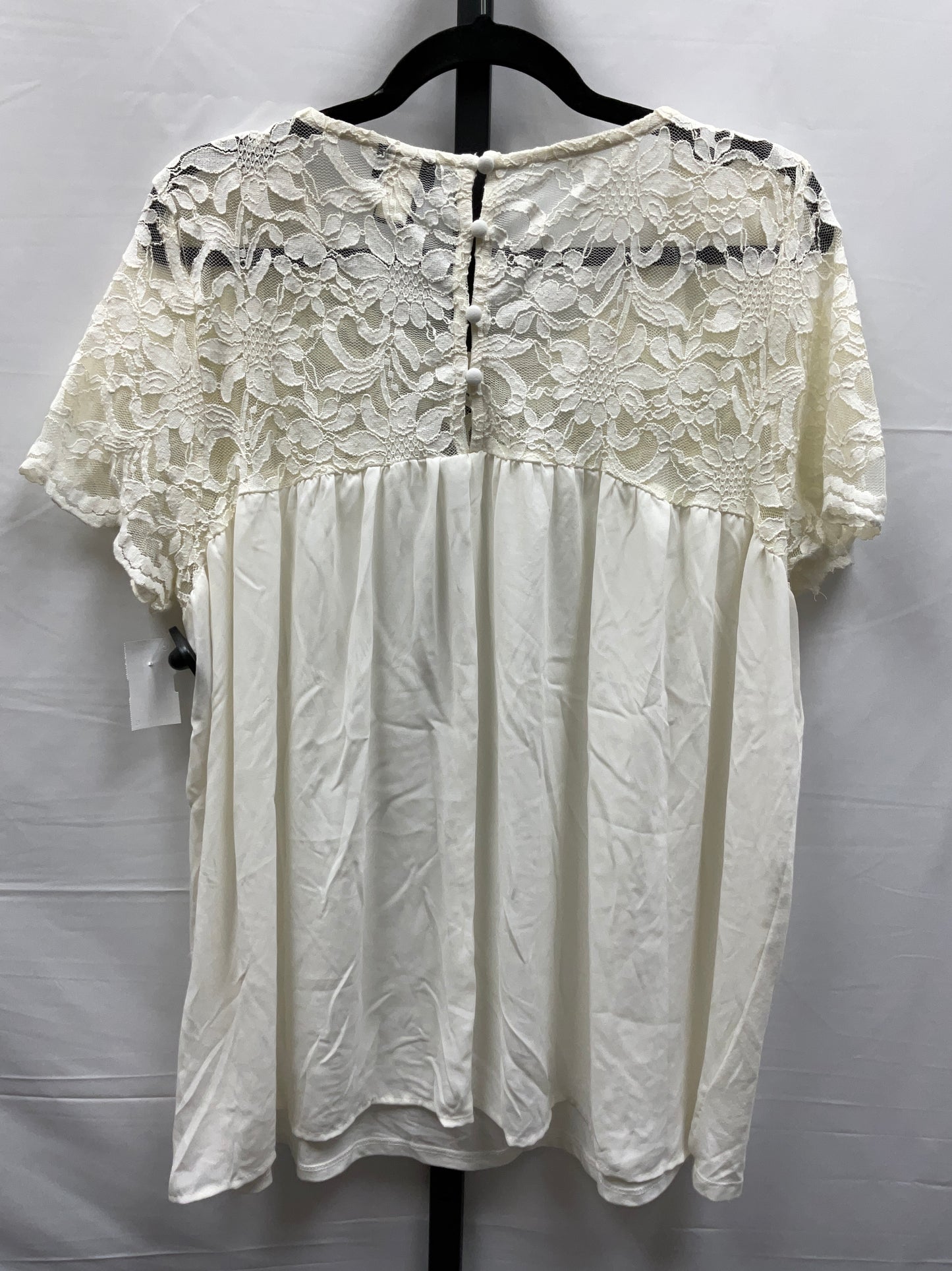 Cream Top Short Sleeve Torrid, Size Xl