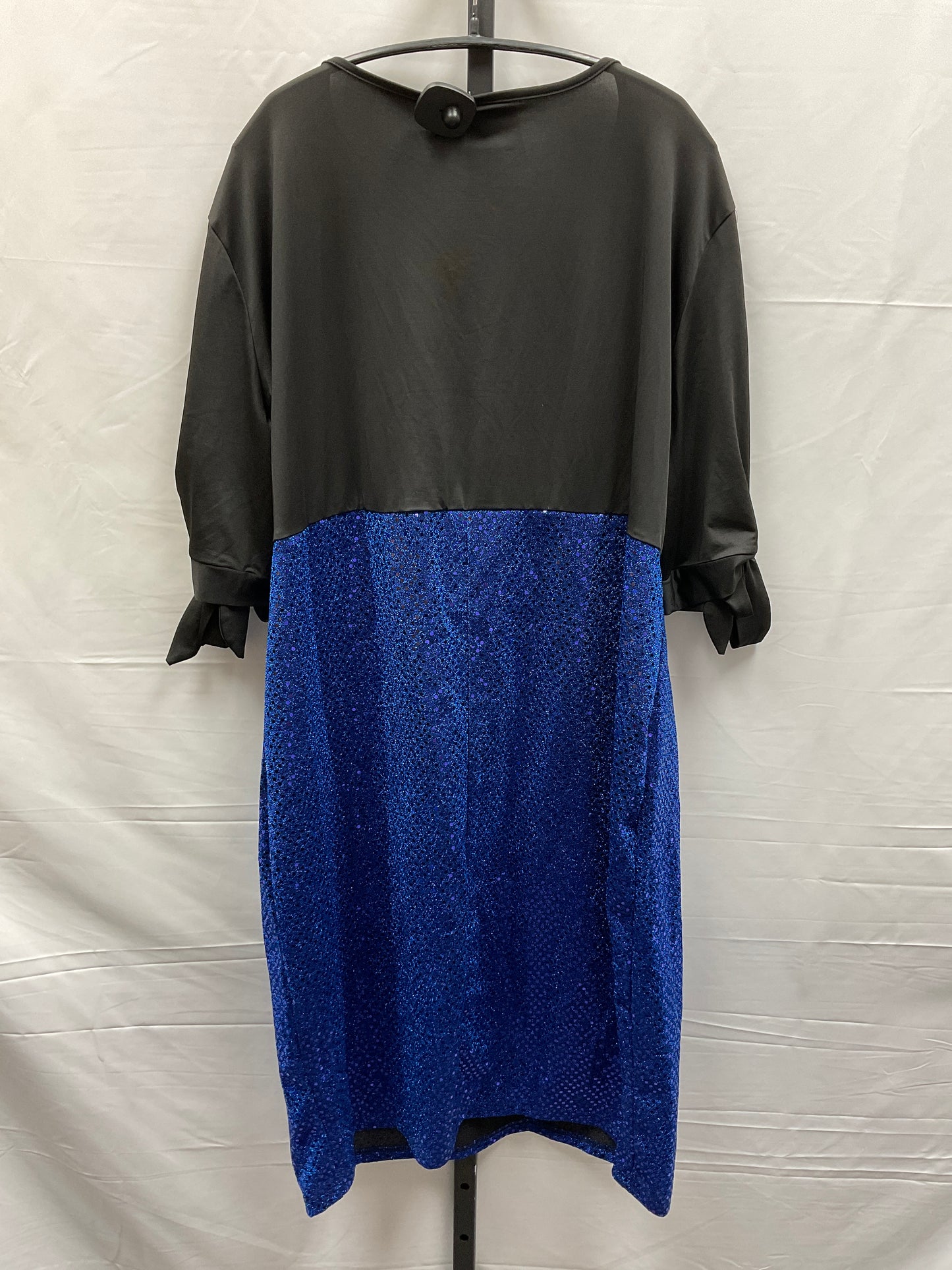 Black & Blue Dress Casual Midi Clothes Mentor, Size 4x