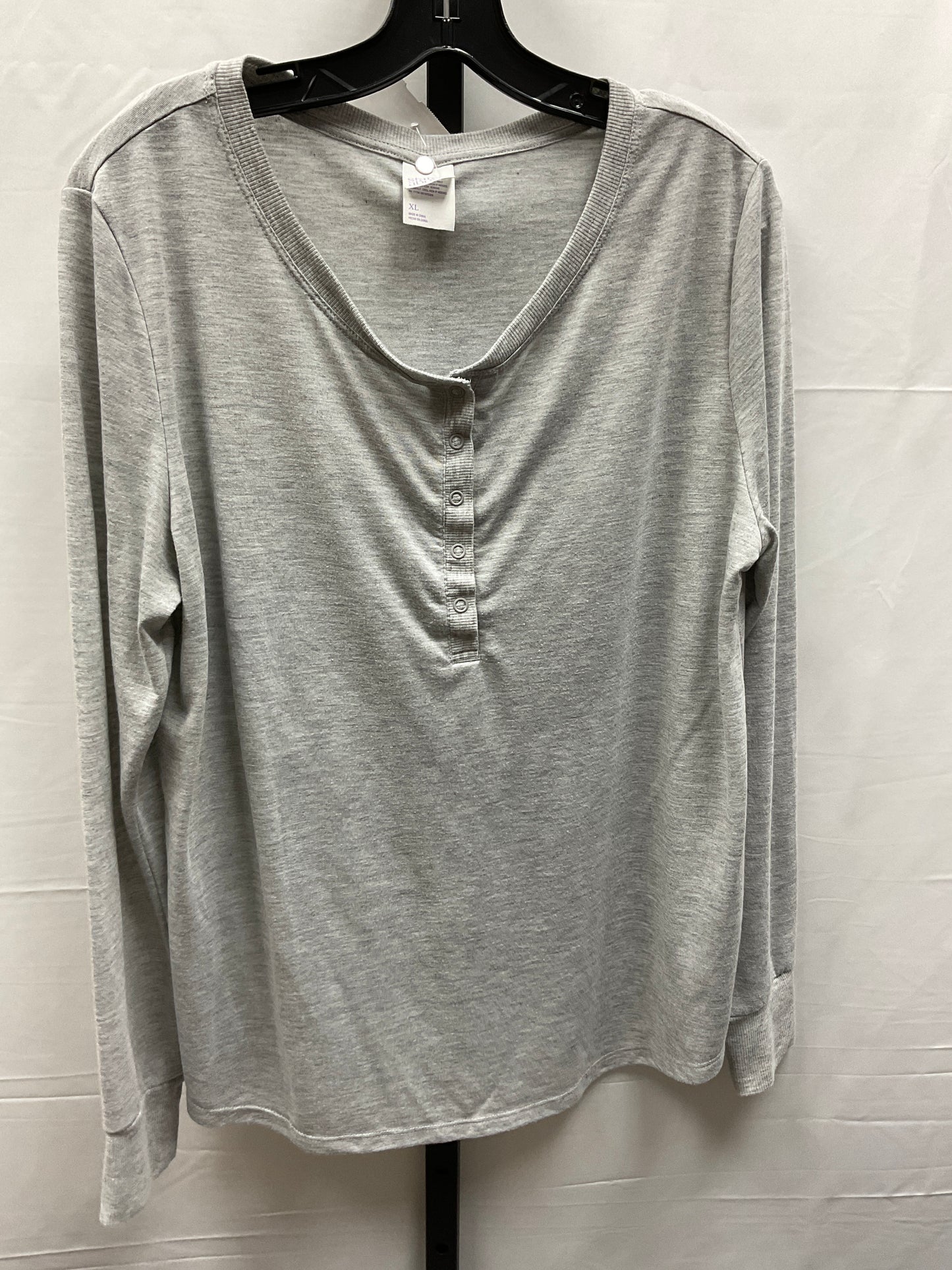 Top Long Sleeve By Stars Above In Grey, Size: Xl