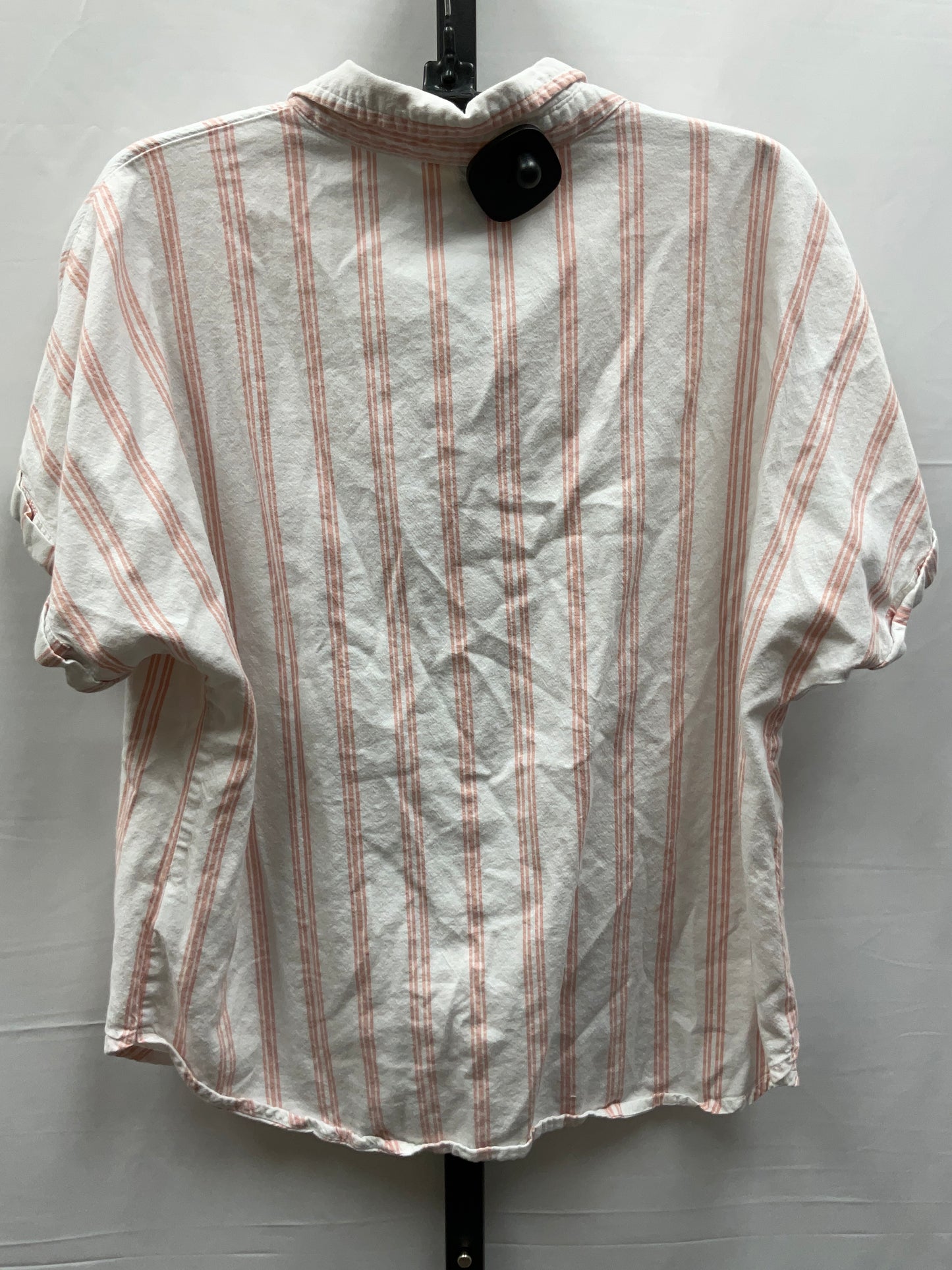 Top Short Sleeve By Universal Thread In Striped Pattern, Size: M