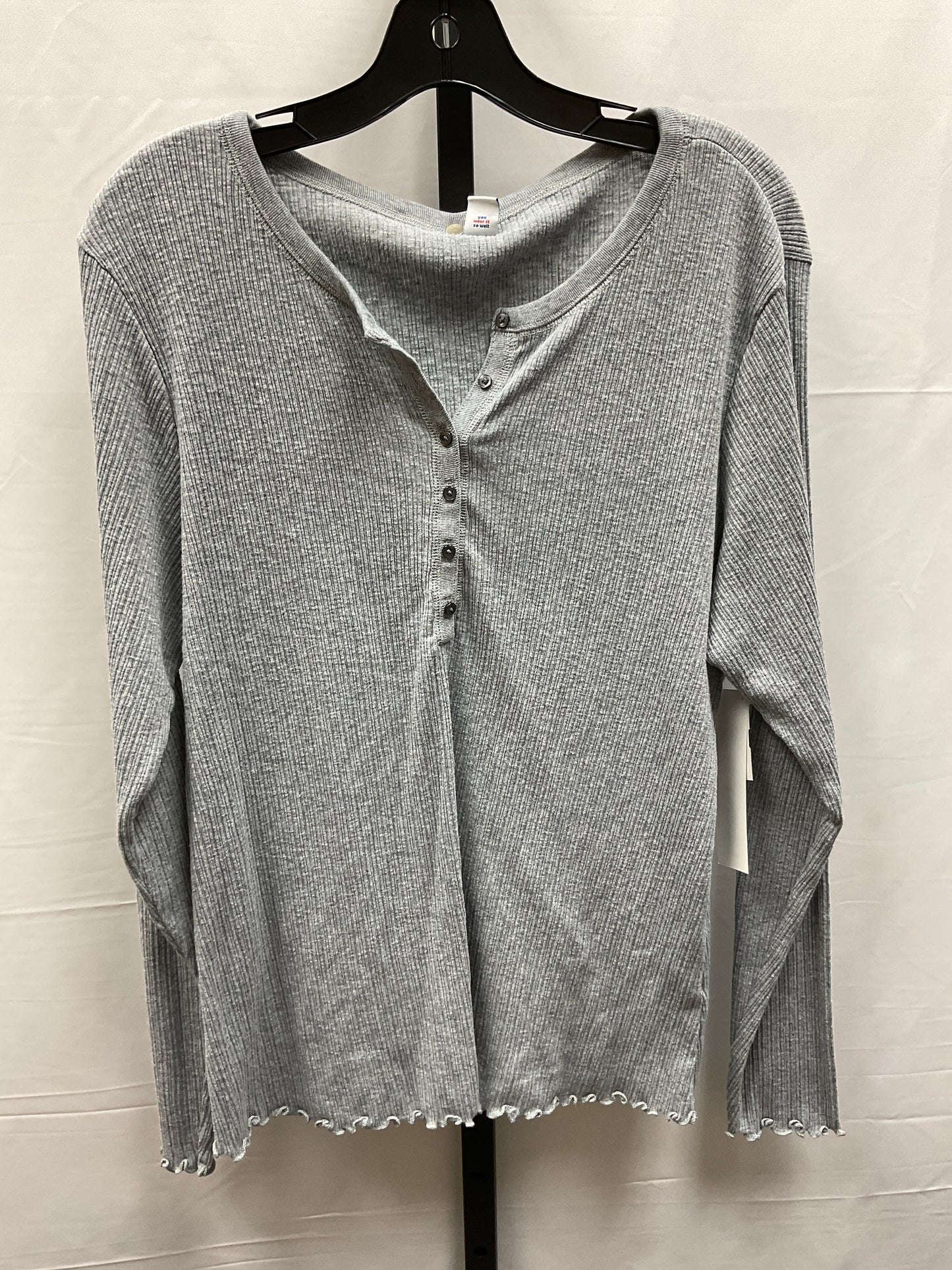 Top Long Sleeve By Old Navy In Grey, Size: Xxl