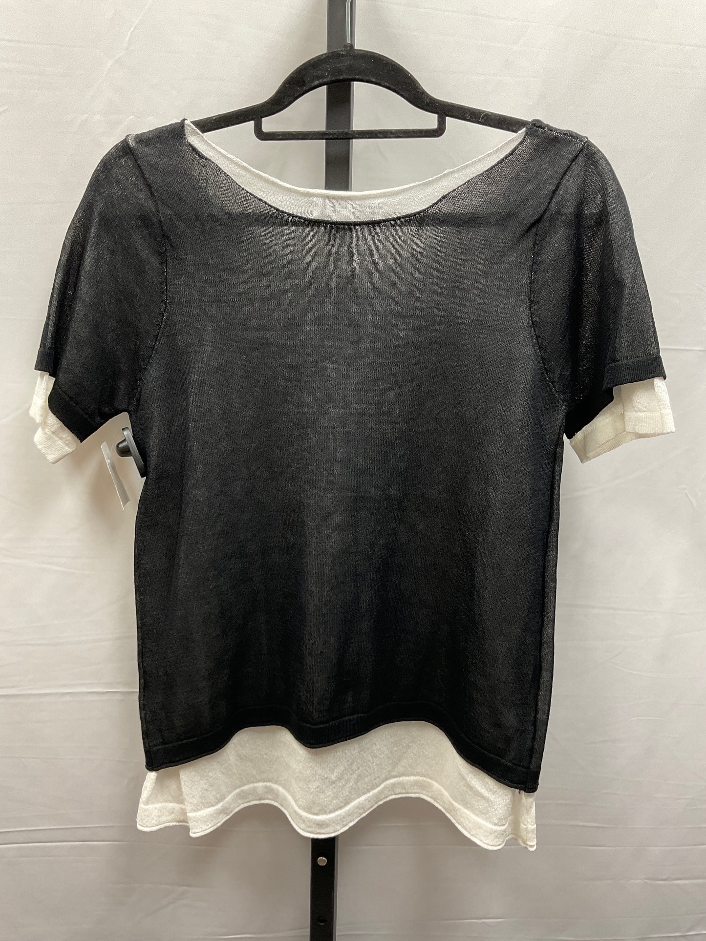 Black & White Top Short Sleeve Clothes Mentor, Size M