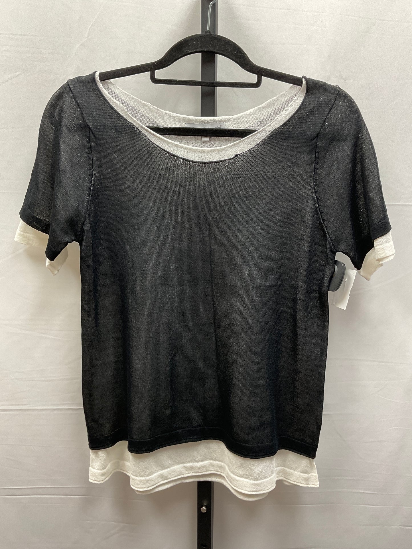 Black & White Top Short Sleeve Clothes Mentor, Size M