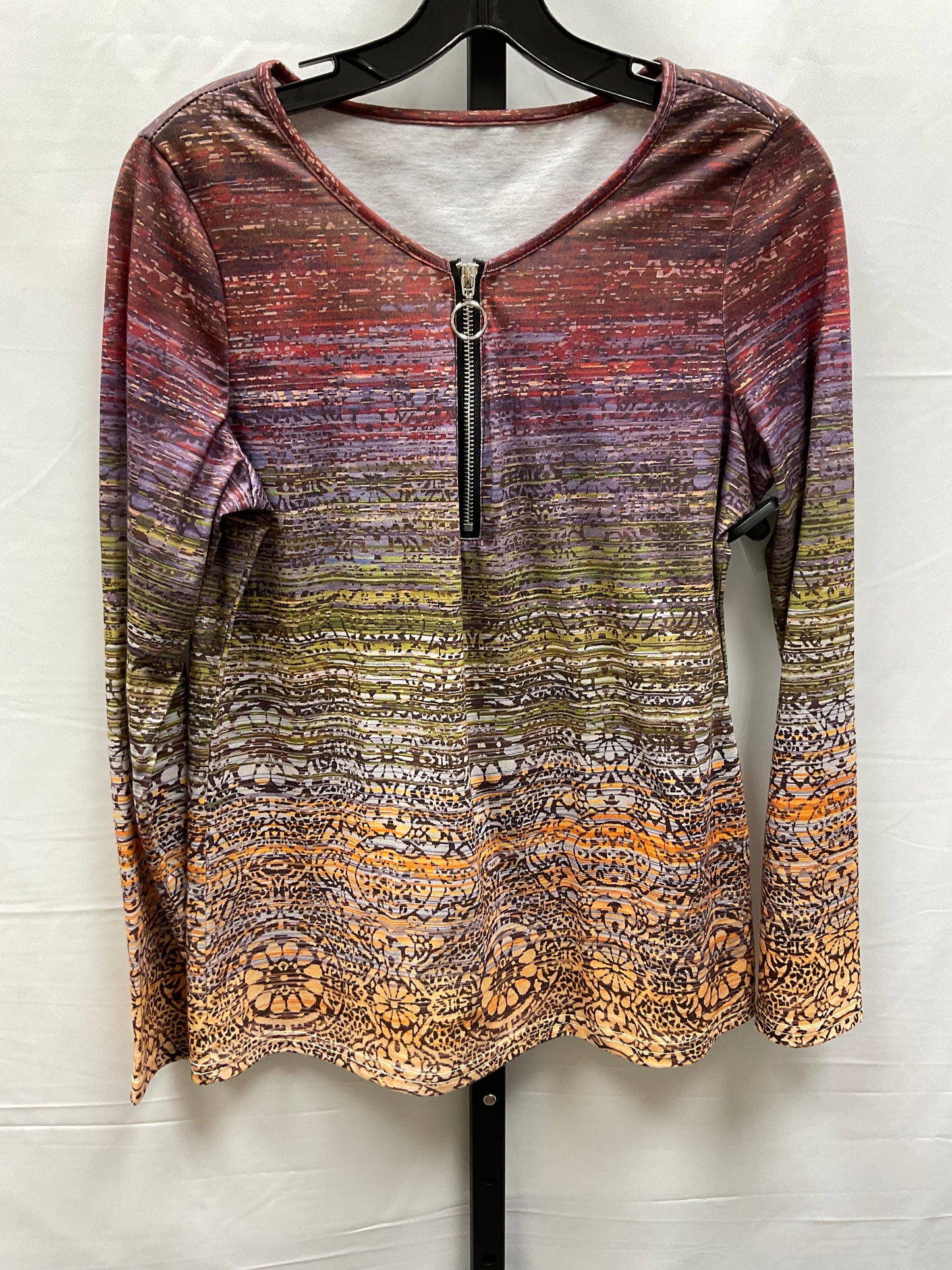 Top Long Sleeve By Clothes Mentor In Multi-colored, Size: S