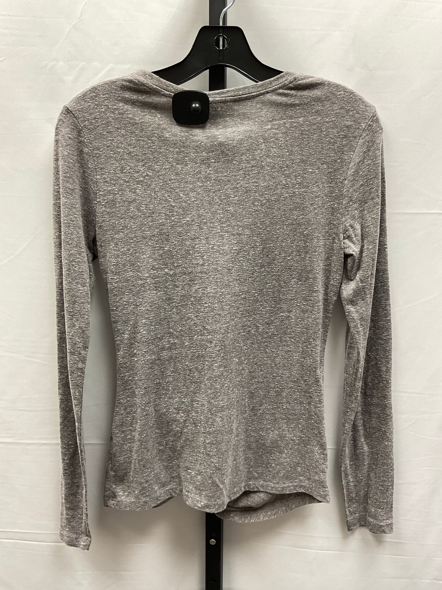 Top Long Sleeve By Universal Thread In Grey, Size: S