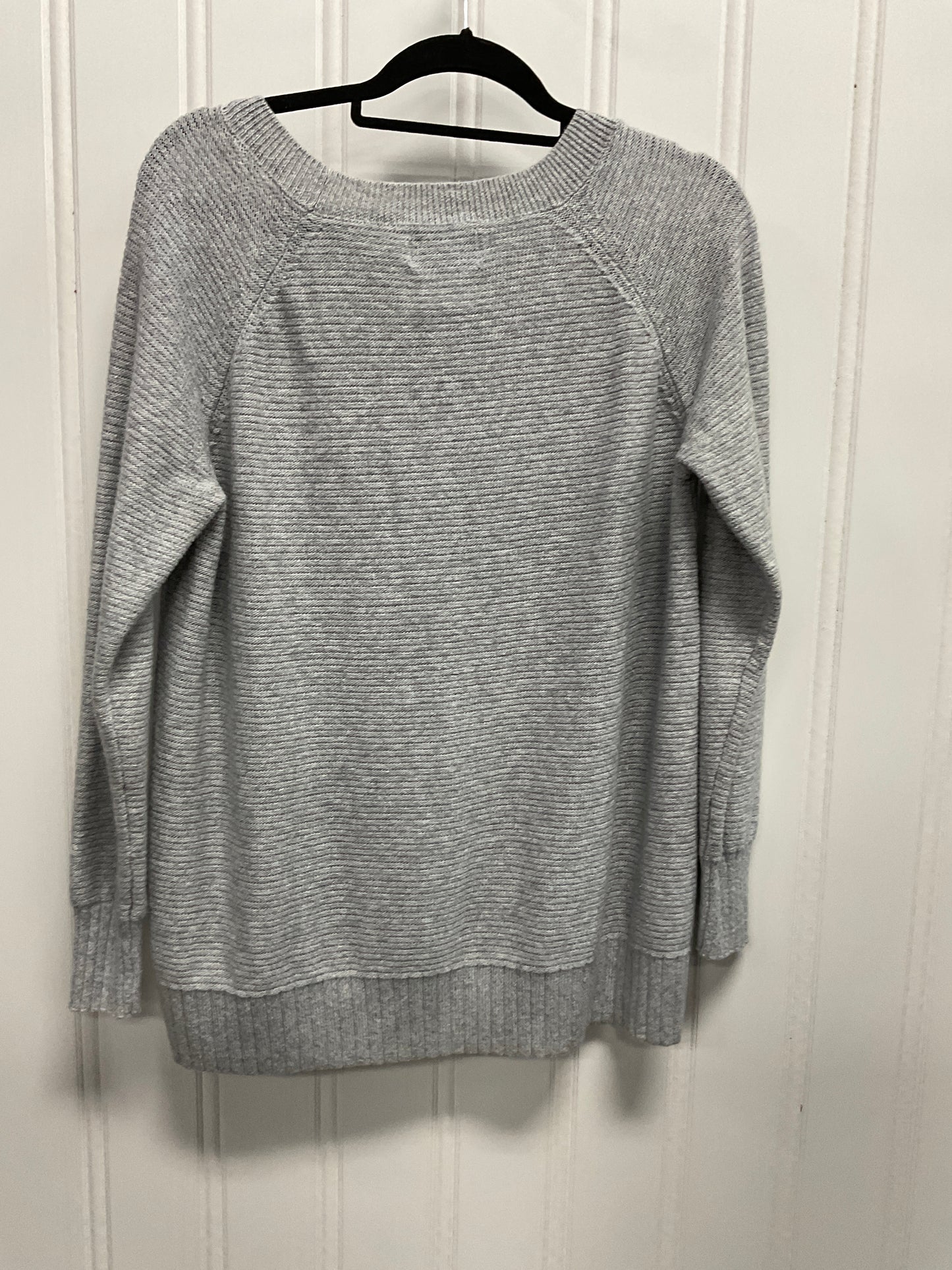 Sweater By Old Navy In Grey, Size: L