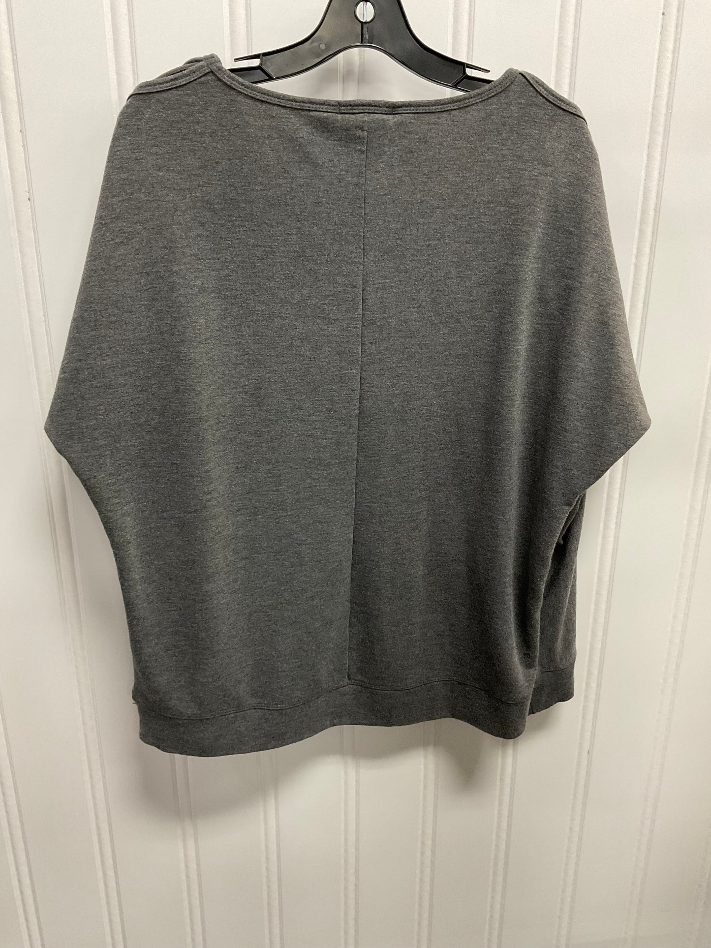 Top Long Sleeve By Maurices In Grey, Size: L