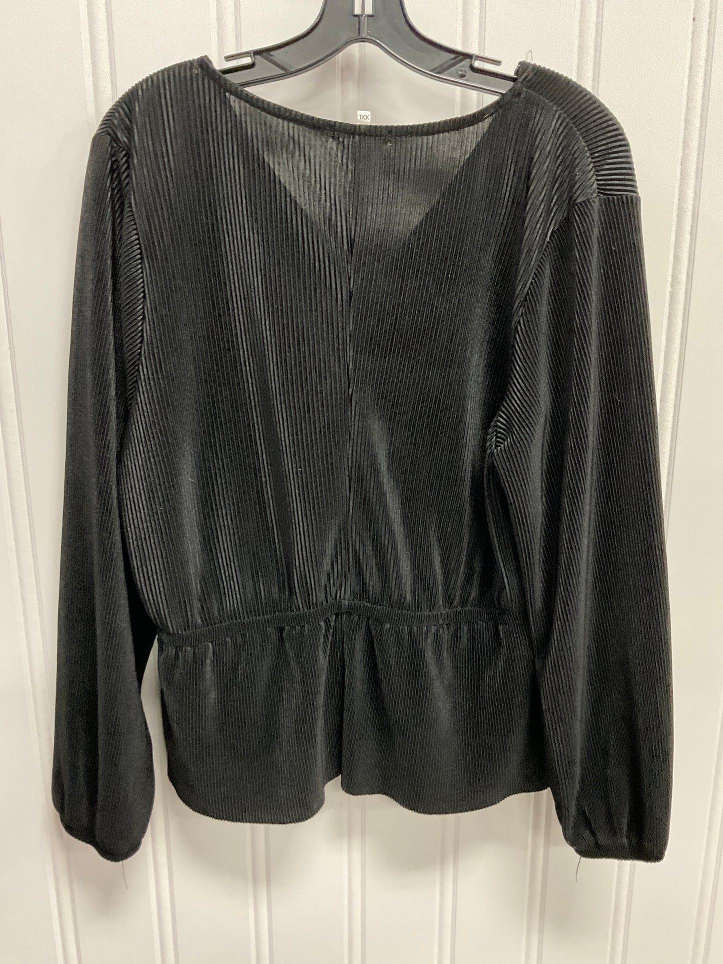 Top Long Sleeve By Maurices In Black, Size: Xxl