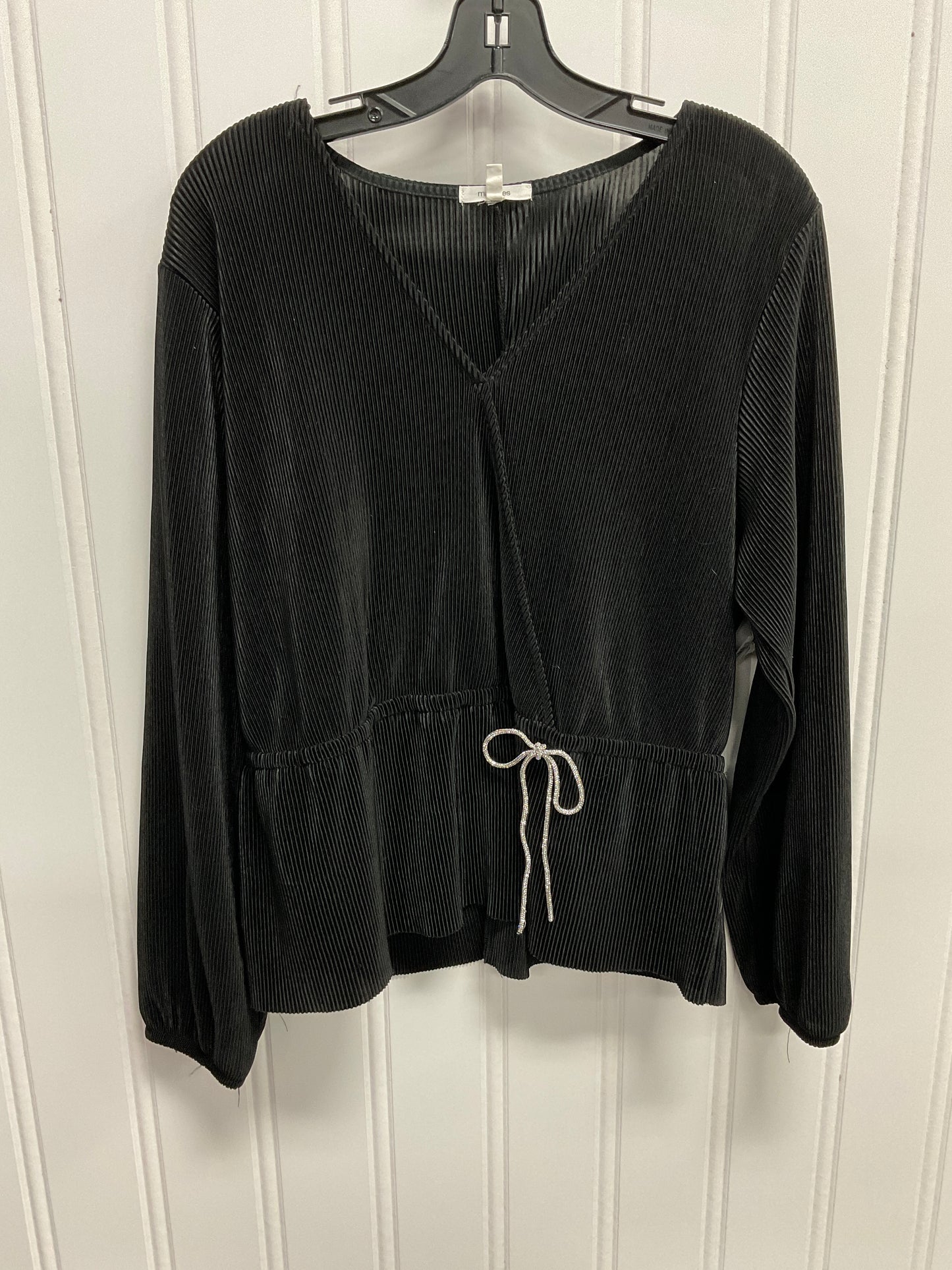 Top Long Sleeve By Maurices In Black, Size: Xxl