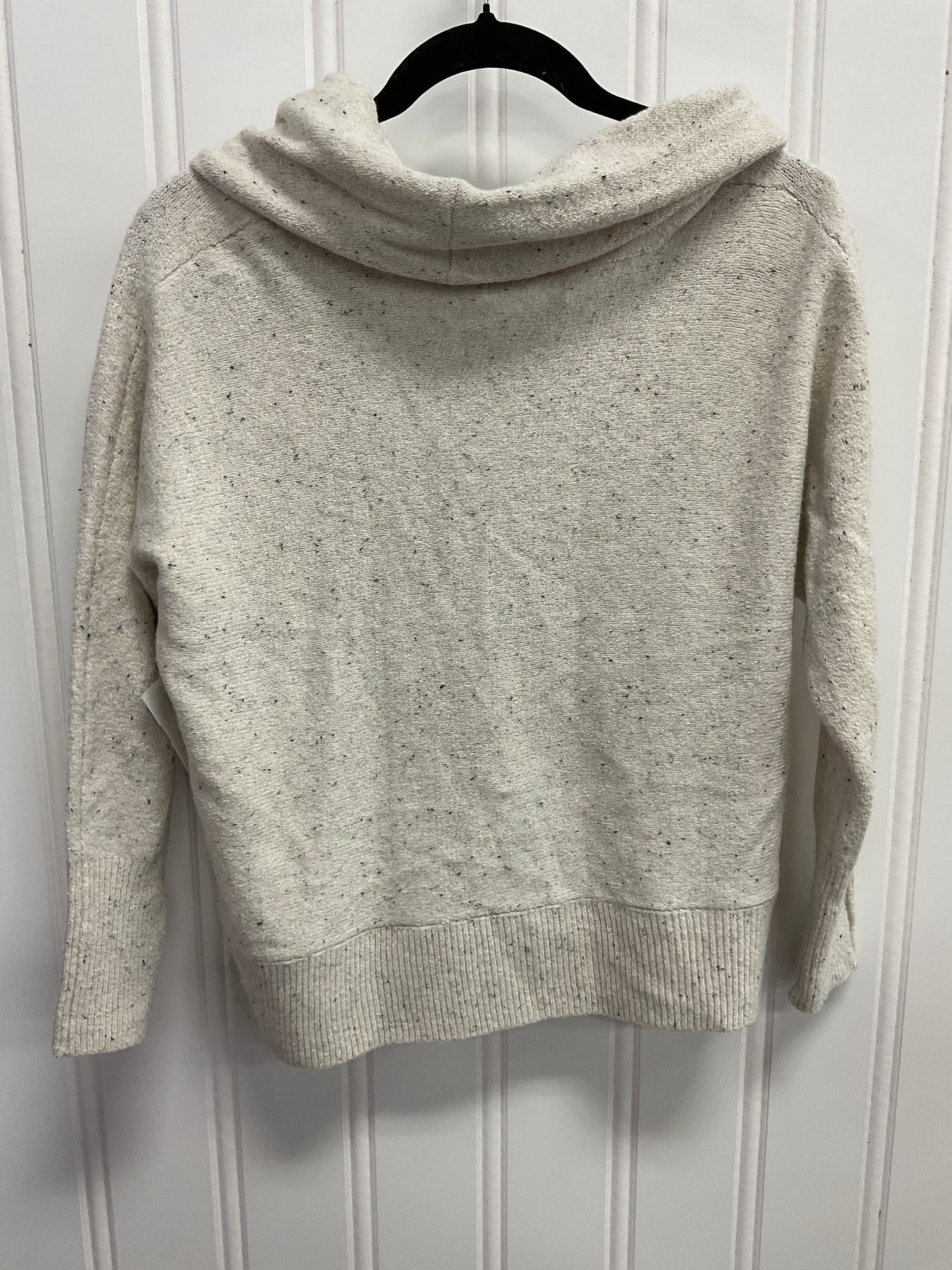 Sweater By Clothes Mentor In Cream, Size: Xs