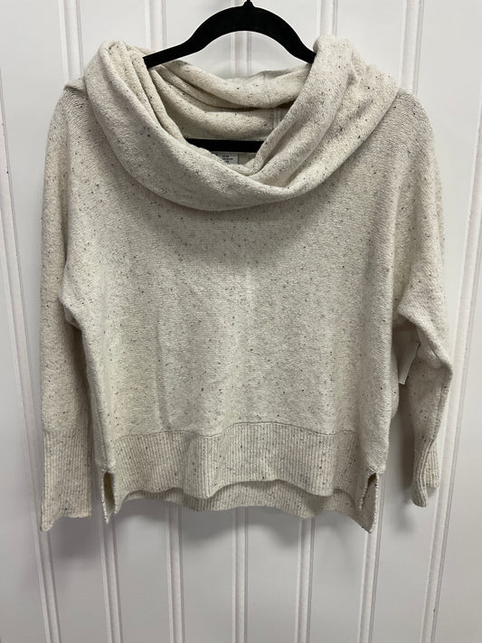 Sweater By Clothes Mentor In Cream, Size: Xs