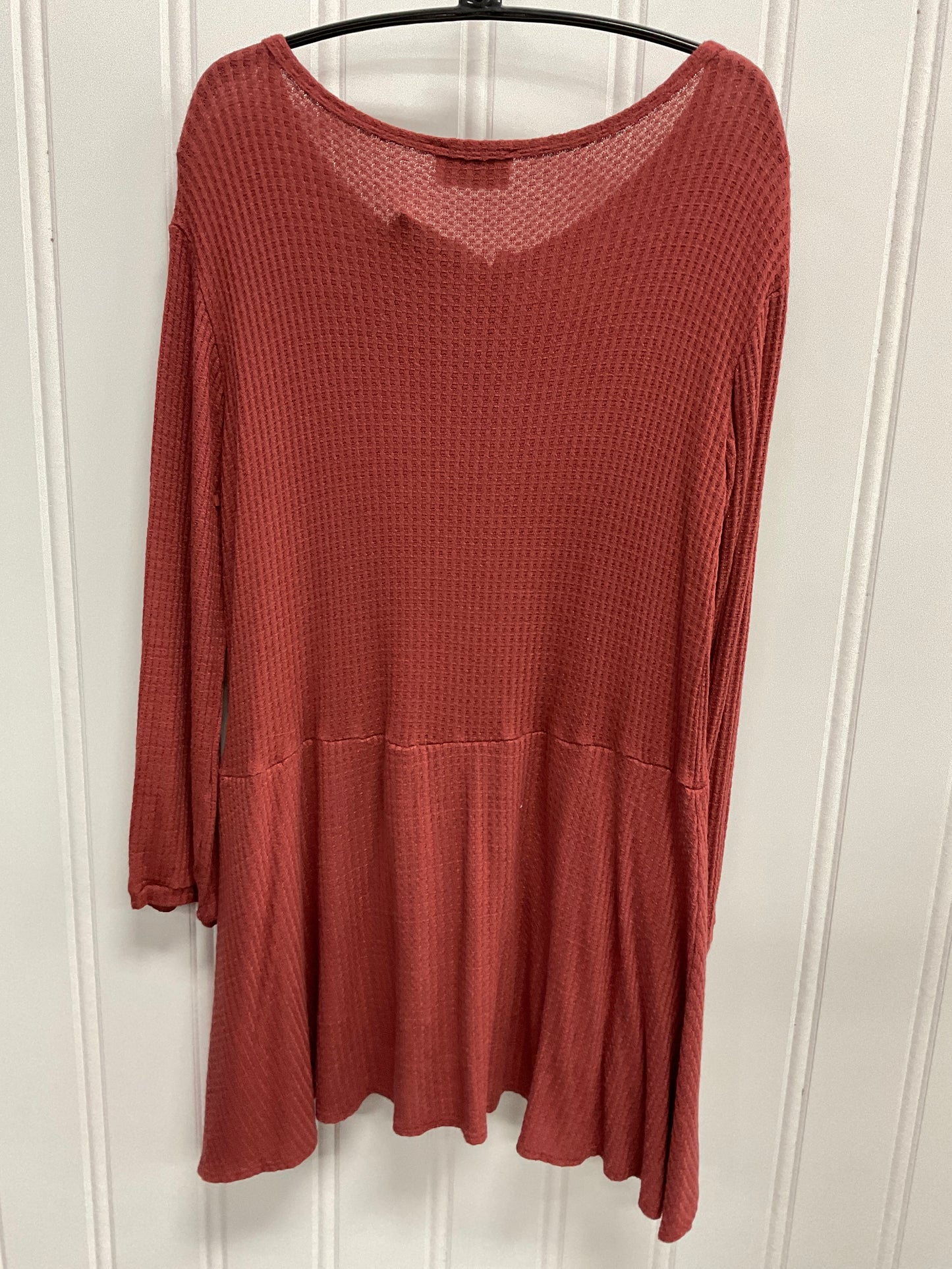 Top Long Sleeve By Clothes Mentor In Red, Size: S