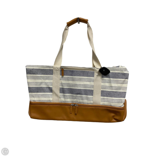 Duffle And Weekender By Clothes Mentor, Size: Medium