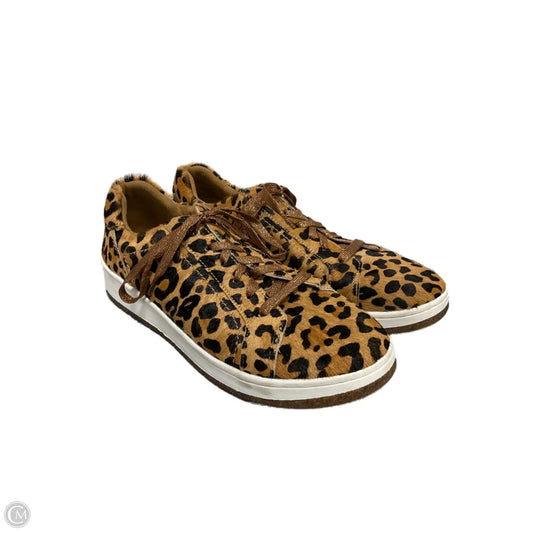 Shoes Sneakers By Aetrex In Animal Print, Size: 9