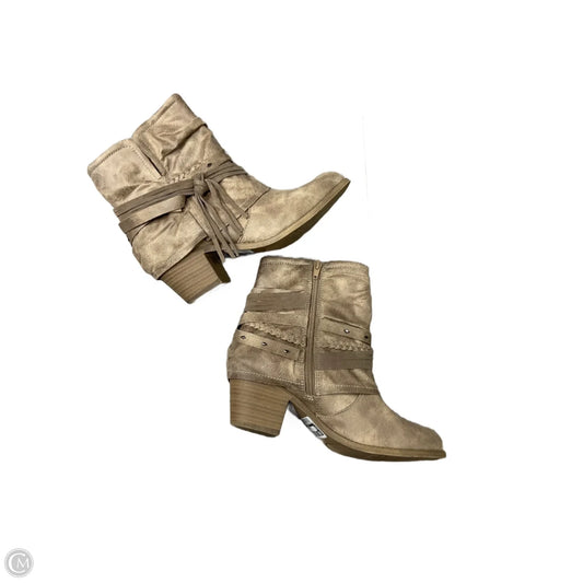 Boots Ankle Heels By Clothes Mentor In Taupe, Size: 10