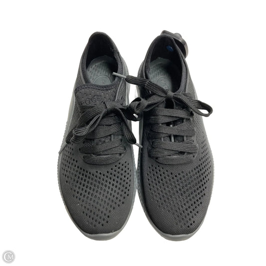 Shoes Athletic By Crocs In Black, Size: 6
