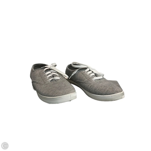 Shoes Sneakers By Clothes Mentor In Grey, Size: 8
