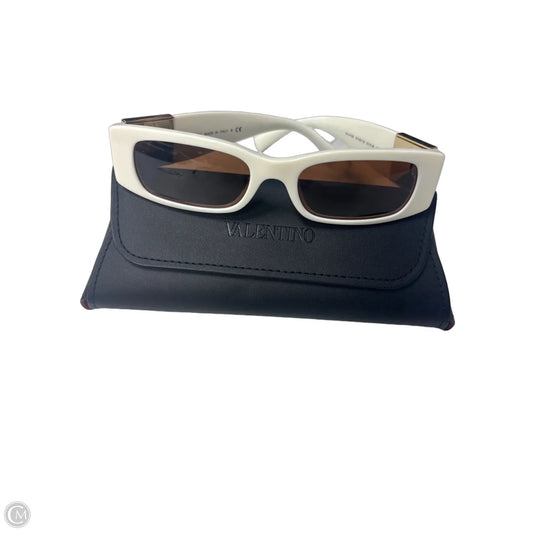 Sunglasses Designer By Valentino-mario