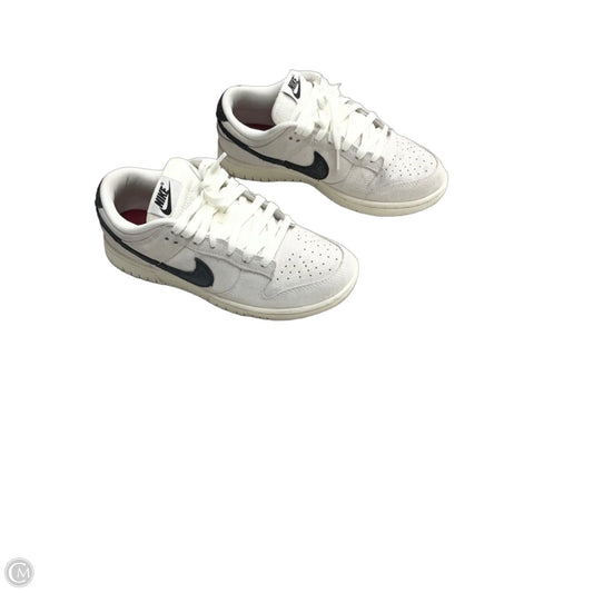 Shoes Sneakers By Nike In Grey, Size: 8