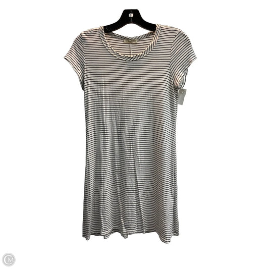 Dress Casual Short By Olivia Rae In Striped Pattern, Size: M