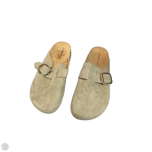 Shoes Flats By Madden Girl In Tan, Size: 9.5