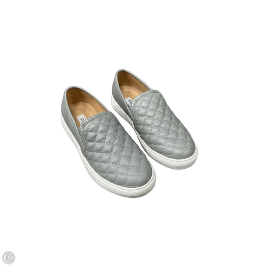 Shoes Flats By Steve Madden In Grey, Size: 8