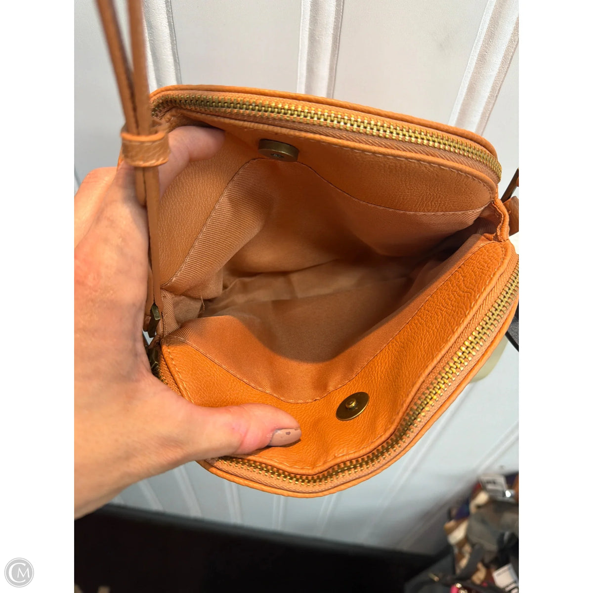Crossbody By Universal Thread, Size: Medium