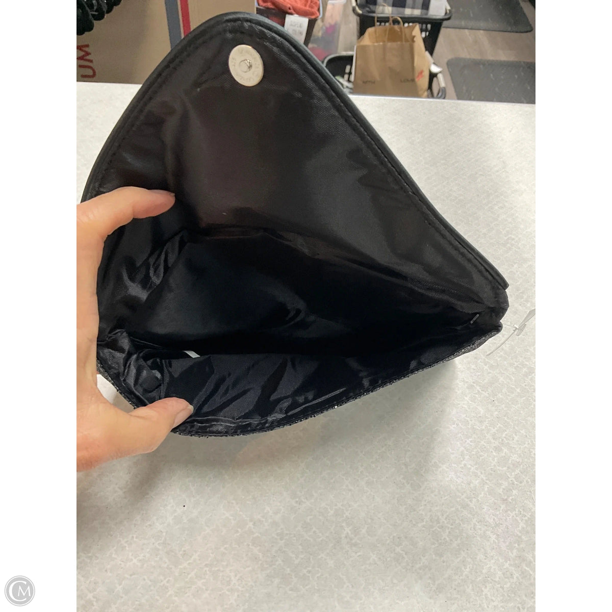 Makeup Bag By Clothes Mentor, Size: Medium