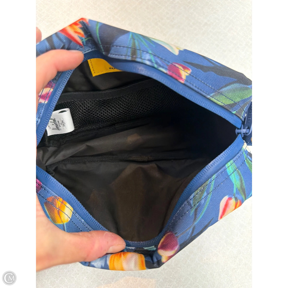 Makeup Bag By Herschel, Size: Medium