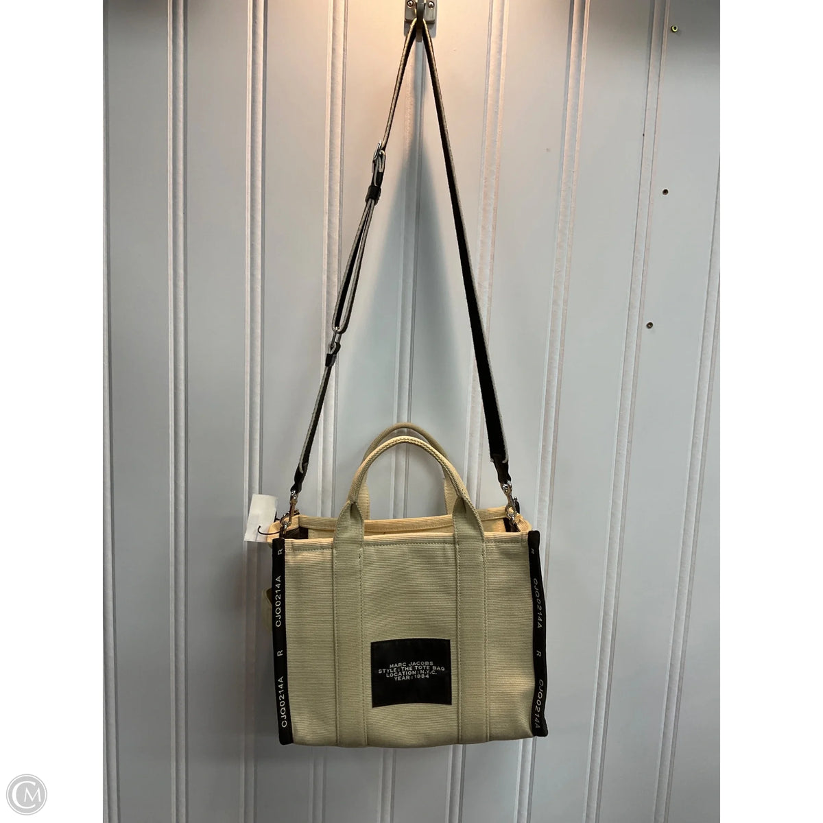 Tote Luxury Designer By Marc Jacobs, Size: Medium