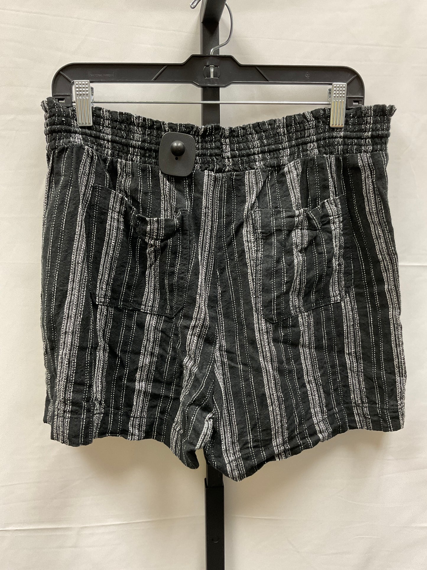 Black & White Shorts Briggs, Size L